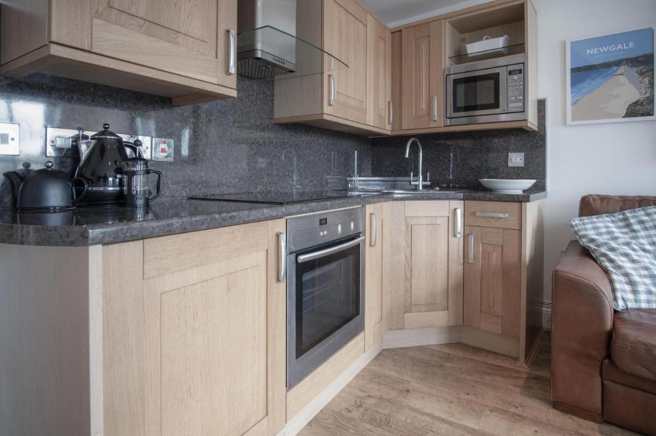 Goscar Court - 1 Bedroom Apartment - تينبي المظهر الخارجي الصورة