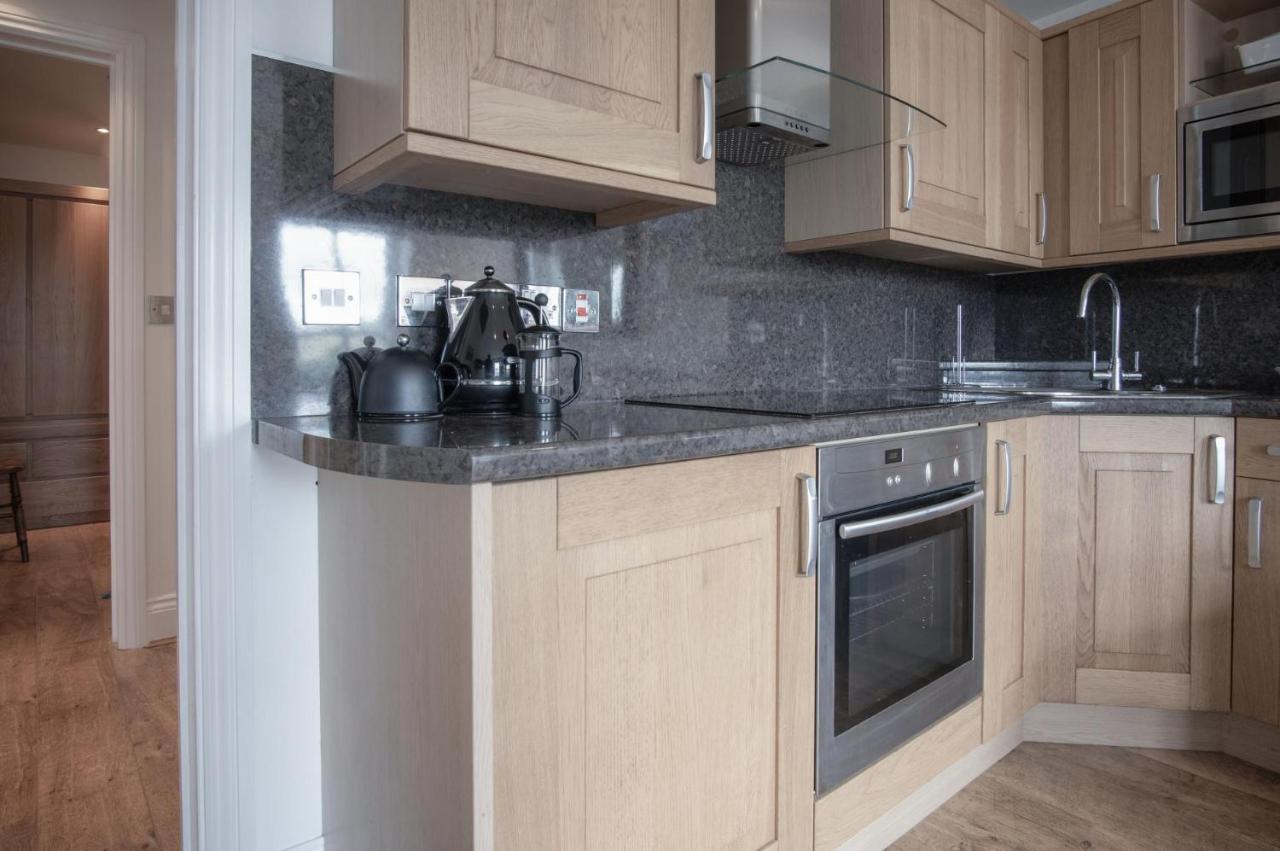 Goscar Court - 1 Bedroom Apartment - تينبي المظهر الخارجي الصورة